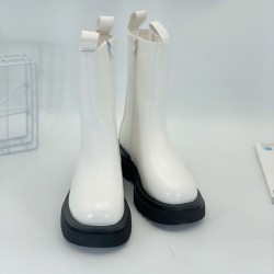 Women's shoes and boots